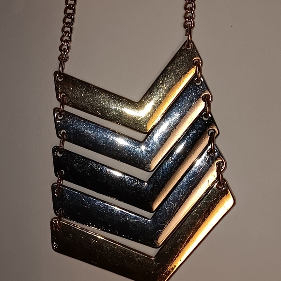 Eiffel Tower Necklace Bundle Gold Tone Costume Jewelry - Picture 10 of 12